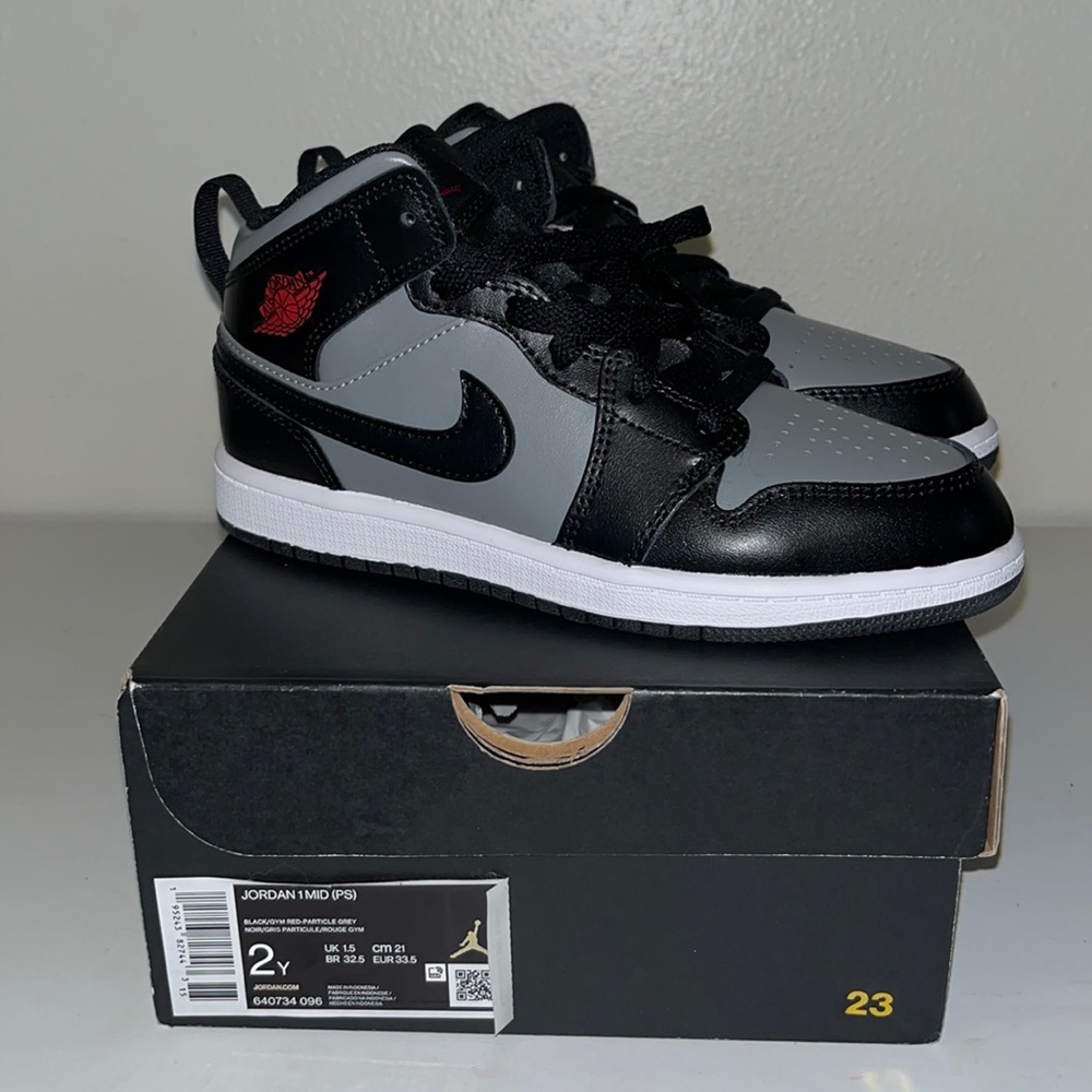 Jordan 1 MID